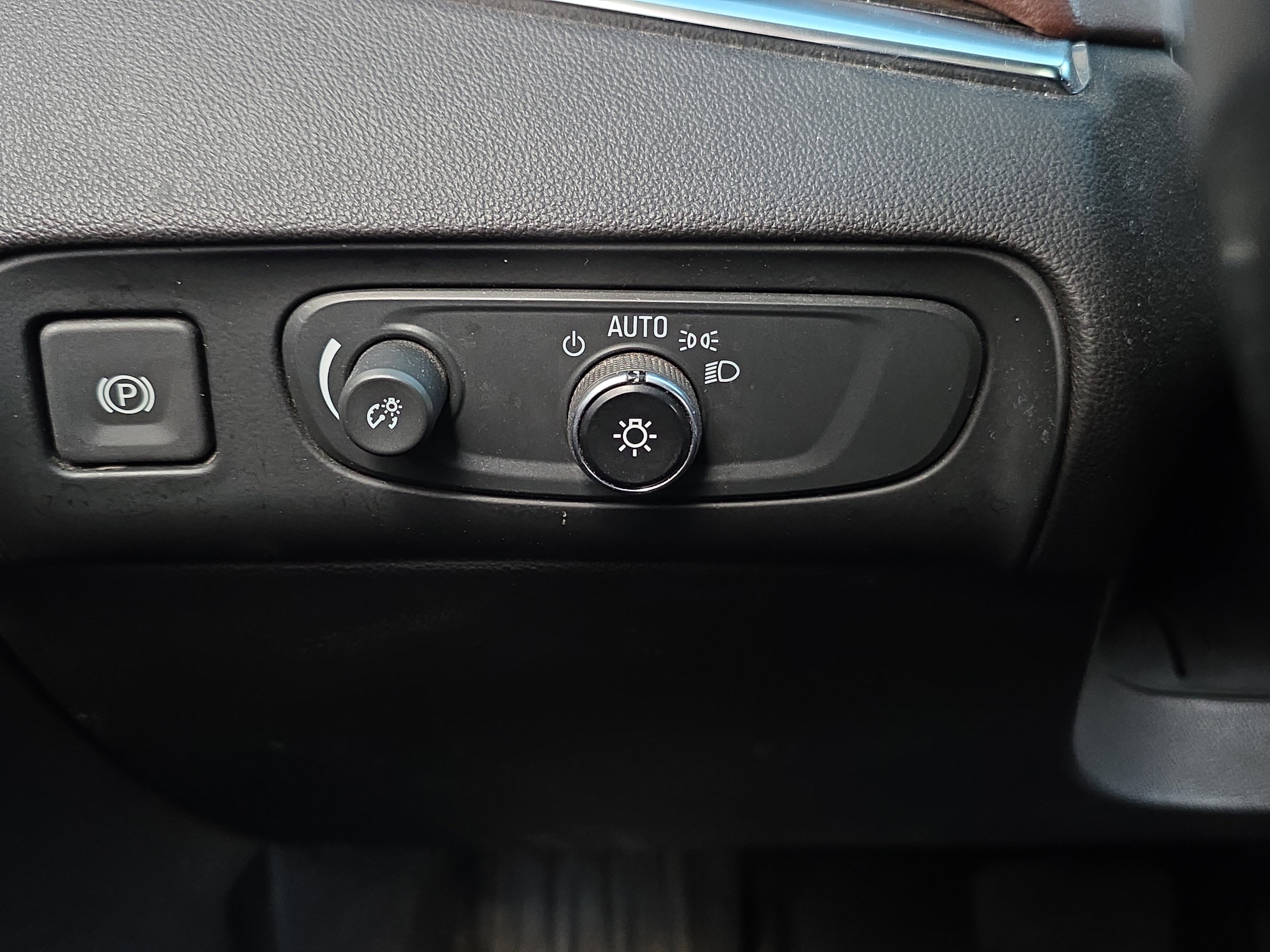 Used 2021 Buick Enclave Avenir w/ Avenir Technology Package image 28