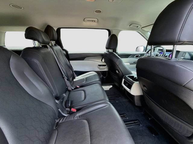 Used 2024 Kia Carnival LX FWD image 27