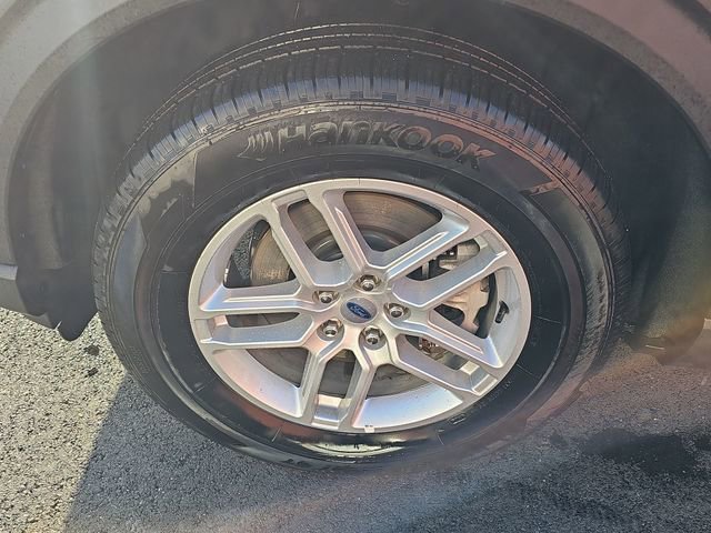 Used 2025 Ford Explorer Active image 31