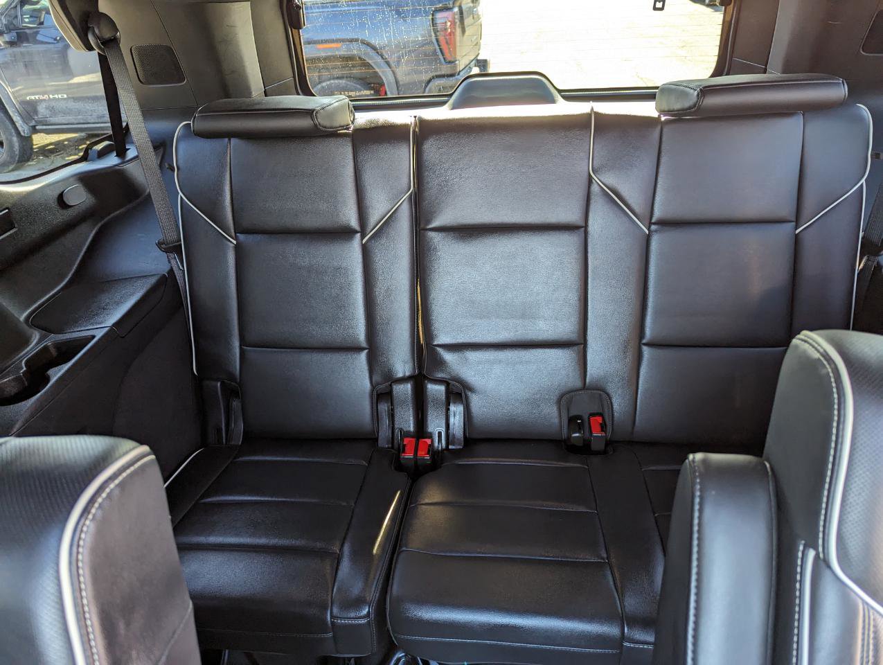 Used 2022 Cadillac Escalade Premium Luxury image 36