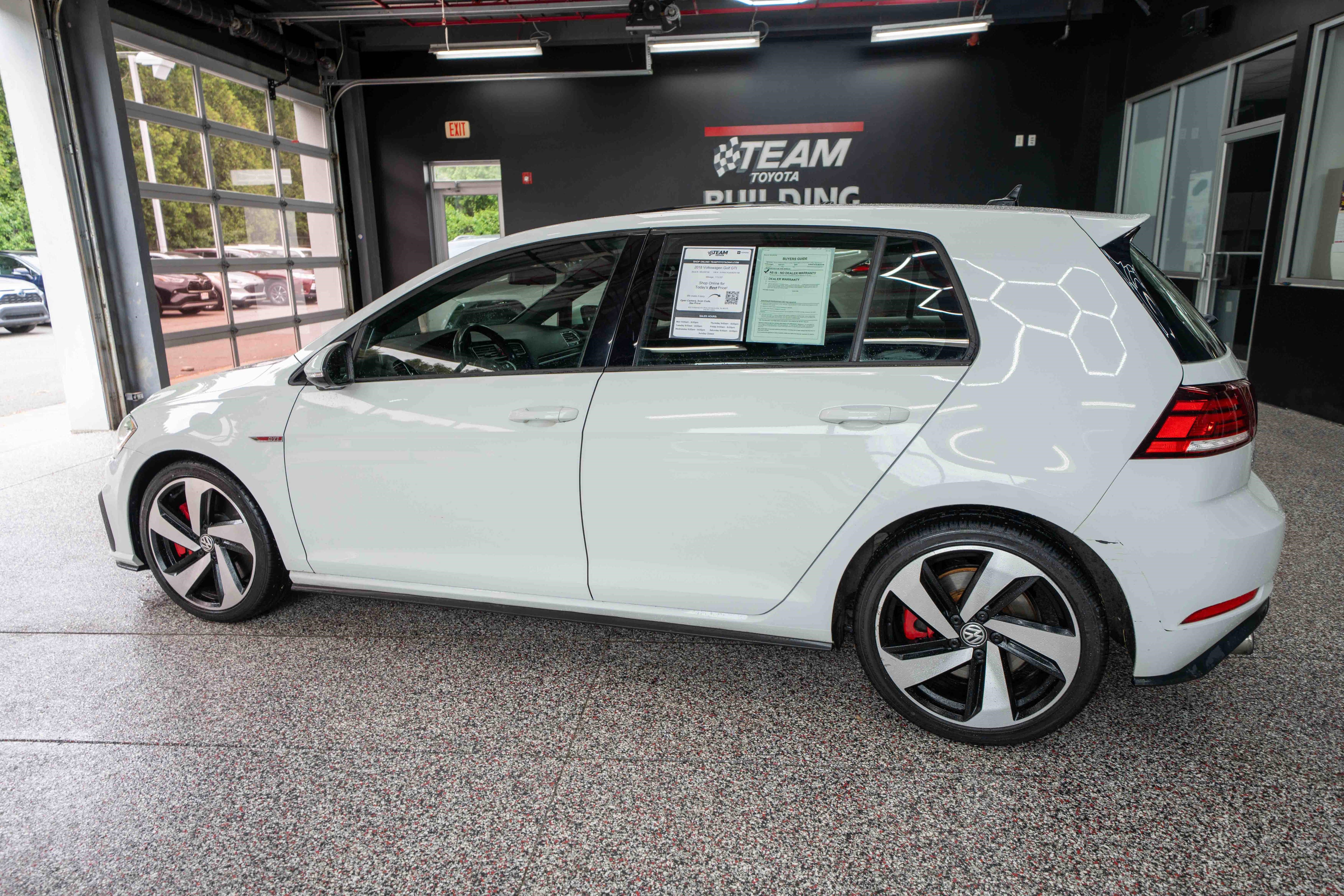 Used 2018 Volkswagen GTI SE w/ SE Leather Package FWD image 2