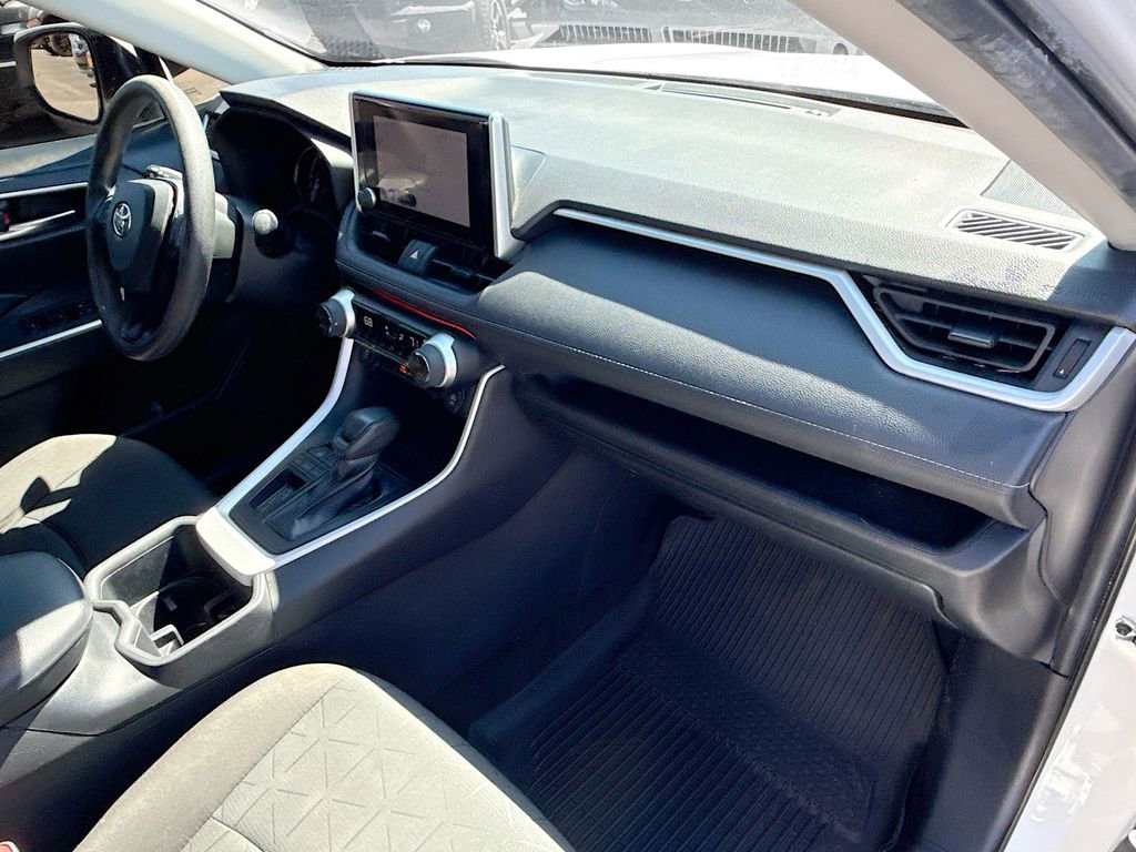 Used 2023 Toyota RAV4 XLE image 33