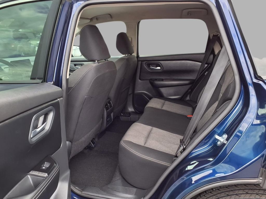 Used 2025 Nissan Rogue SV AWD/4WD image 25