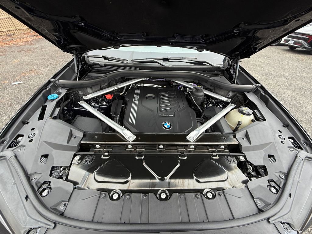 Used 2023 BMW X5 xDrive40i w/ M Sport Package image 28