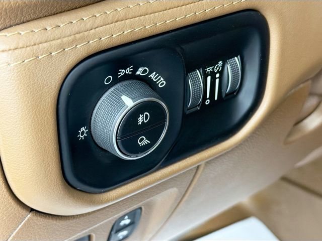 Used 2021 RAM 1500 Limited AWD/4WD image 10