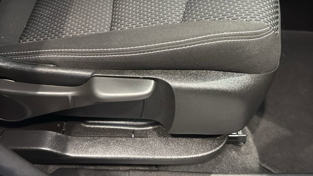 Used 2023 GMC Terrain SLE w/ Driver Convenience Package image 13