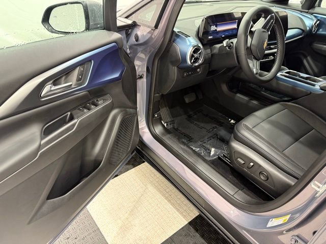 New 2026 Chevrolet Equinox EV LT image 30