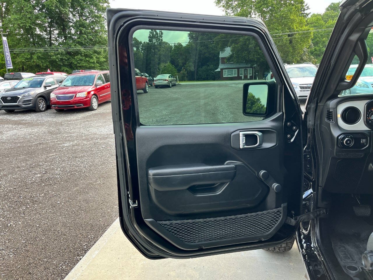Used 2024 Jeep Wrangler Unlimited Sport AWD/4WD image 22