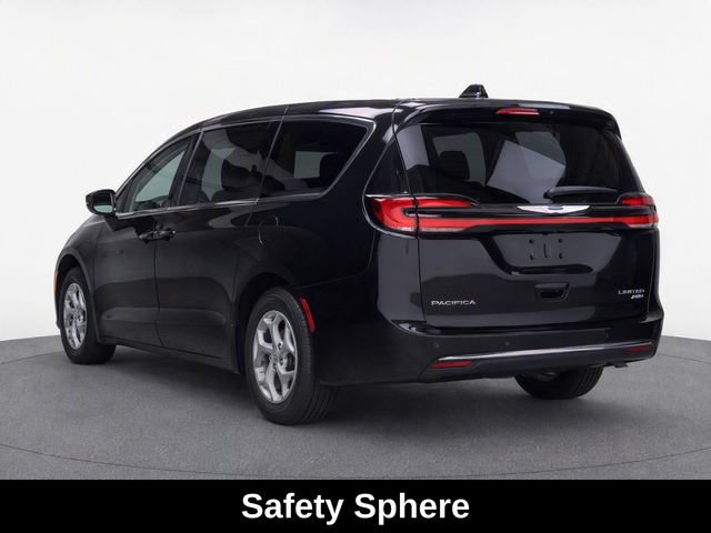 Used 2024 Chrysler Pacifica Limited AWD/4WD image 4