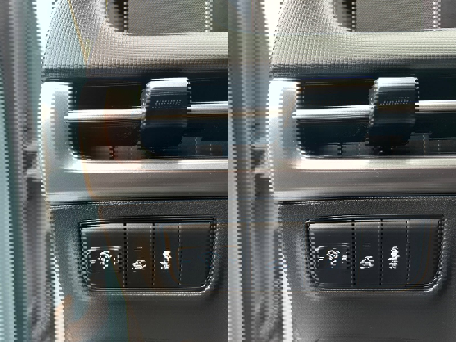 Used 2025 Hyundai Santa Cruz SE image 24