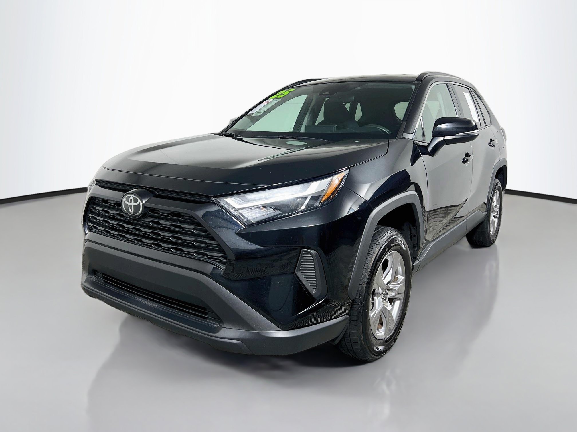 Used 2025 Toyota RAV4 XLE FWD image 9