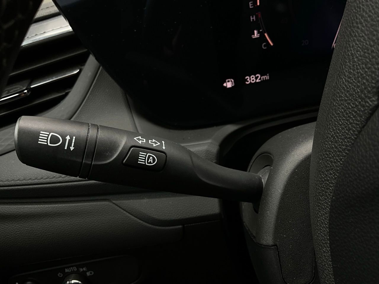 Used 2025 Buick Encore GX Preferred image 34