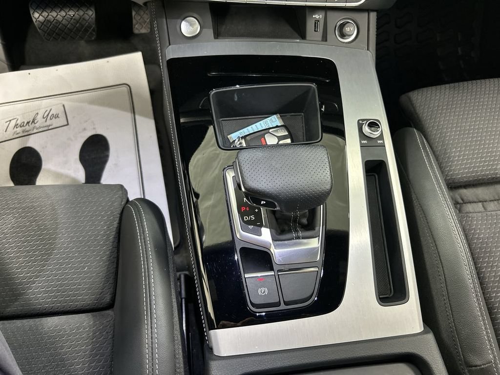 Used 2024 Audi Q5 e Prestige AWD/4WD image 18