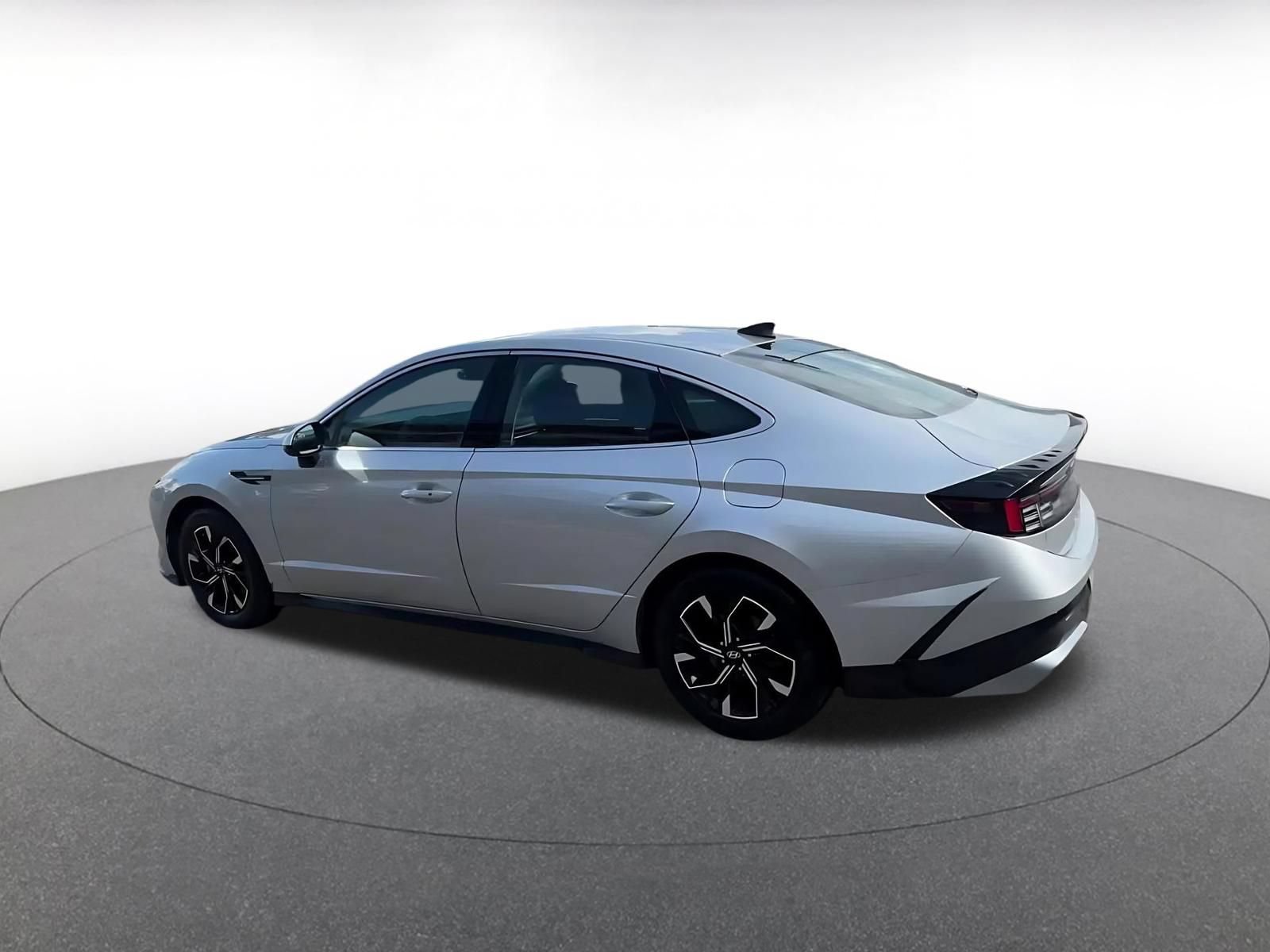 Used 2025 Hyundai Sonata SEL FWD image 10