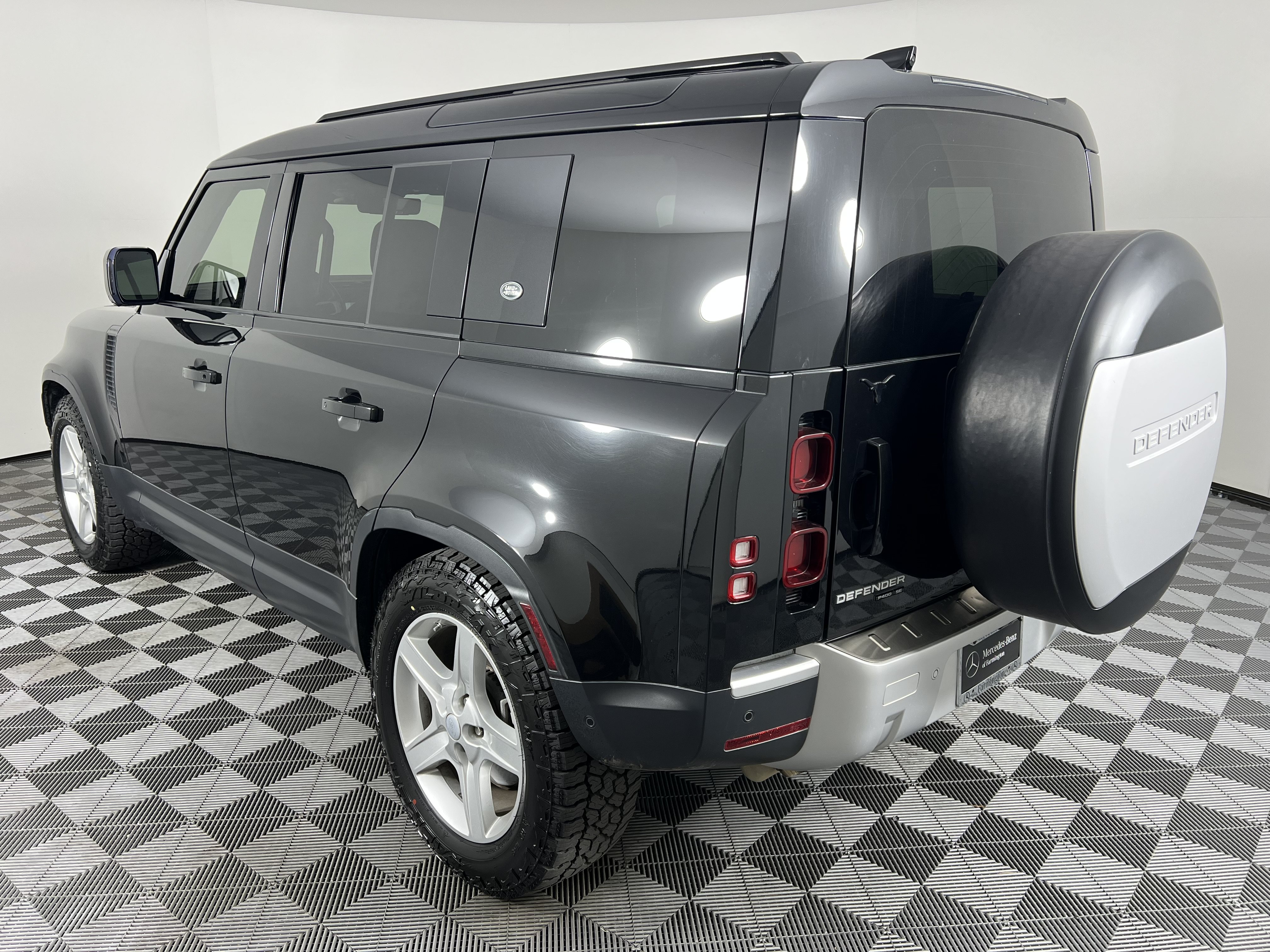 Used 2020 Land Rover Defender 110 SE AWD/4WD image 10