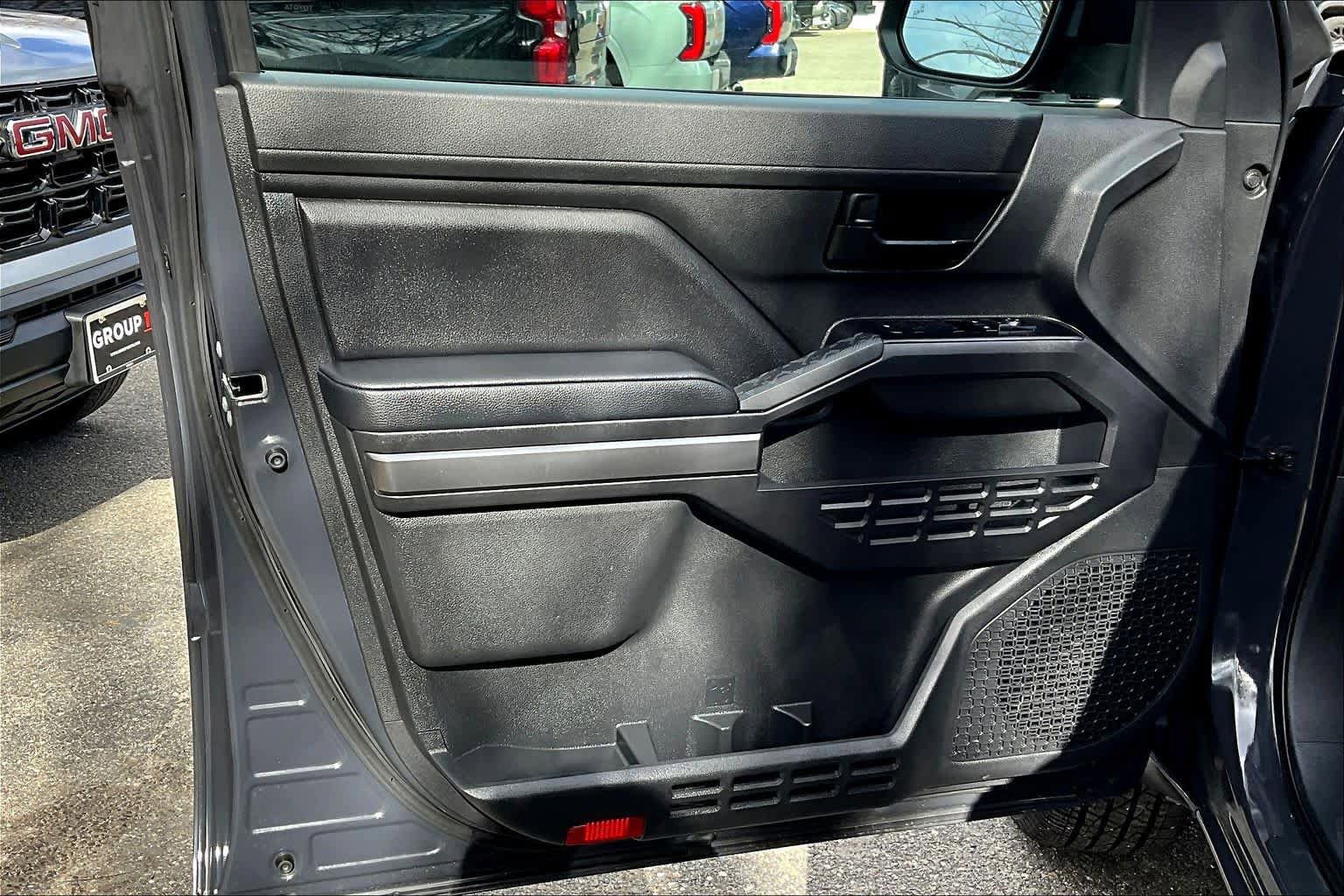 Certified 2025 Toyota Tacoma SR5 image 20
