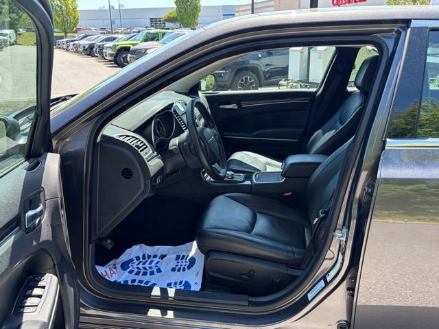 Used 2016 Chrysler 300 Limited w/ Driver Convenience Group AWD/4WD image 15