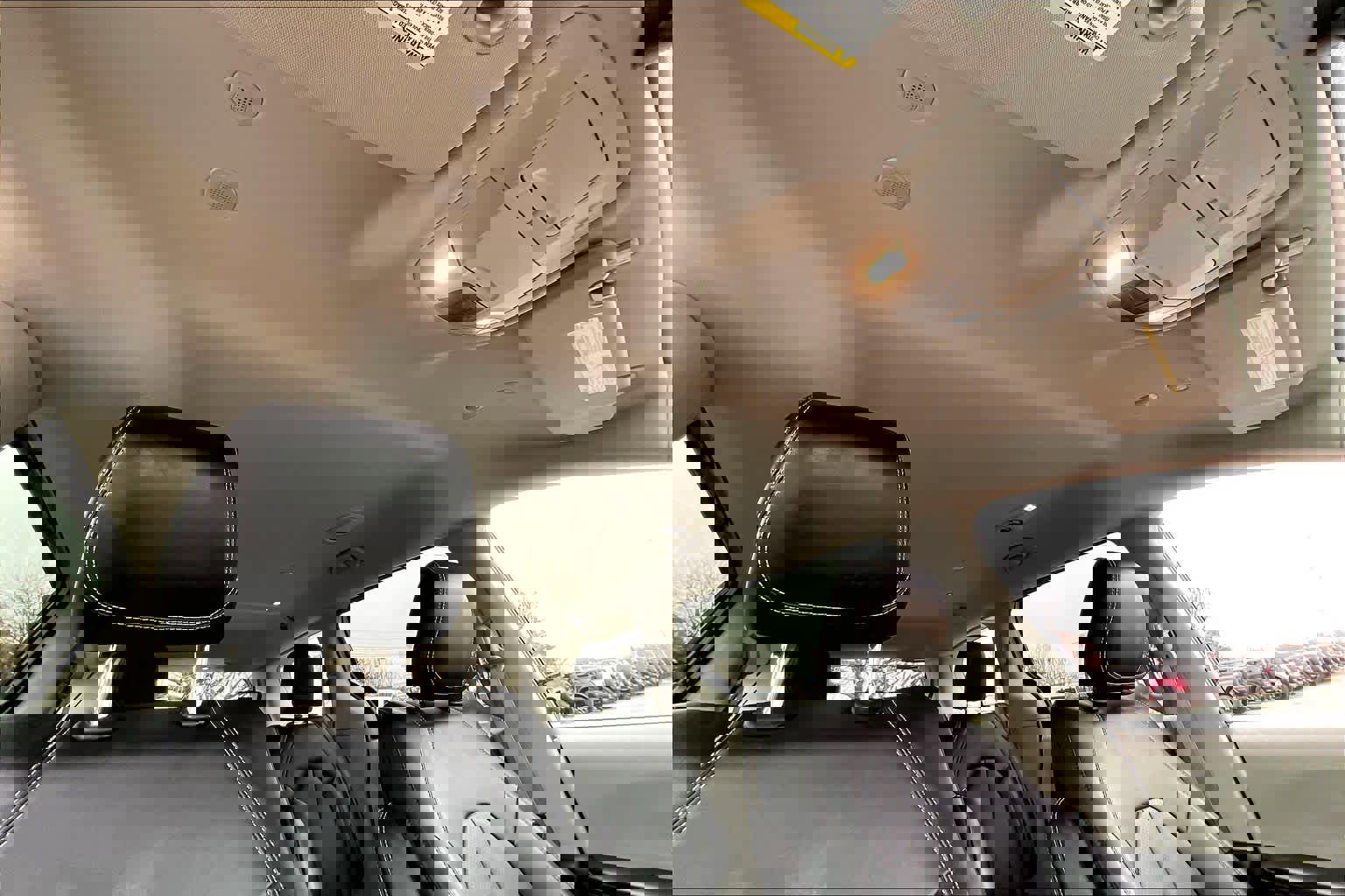 Used 2024 Chrysler Pacifica Touring-L image 14