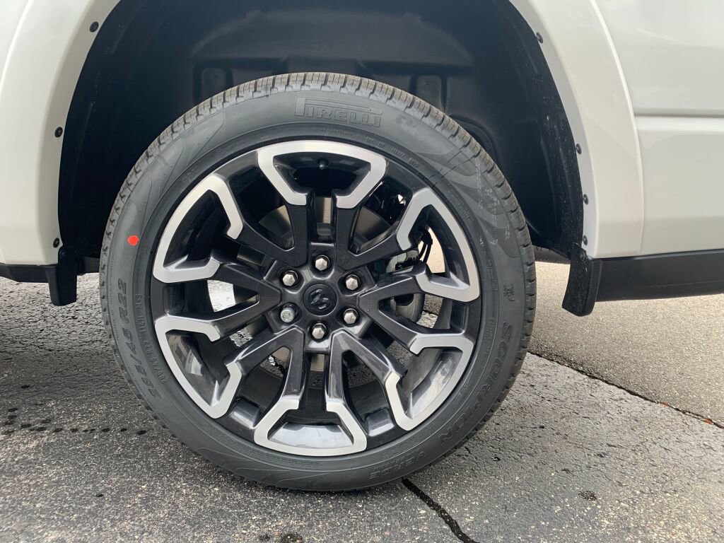 New 2026 RAM 1500 Limited w/ Body Color Bumper Group image 9