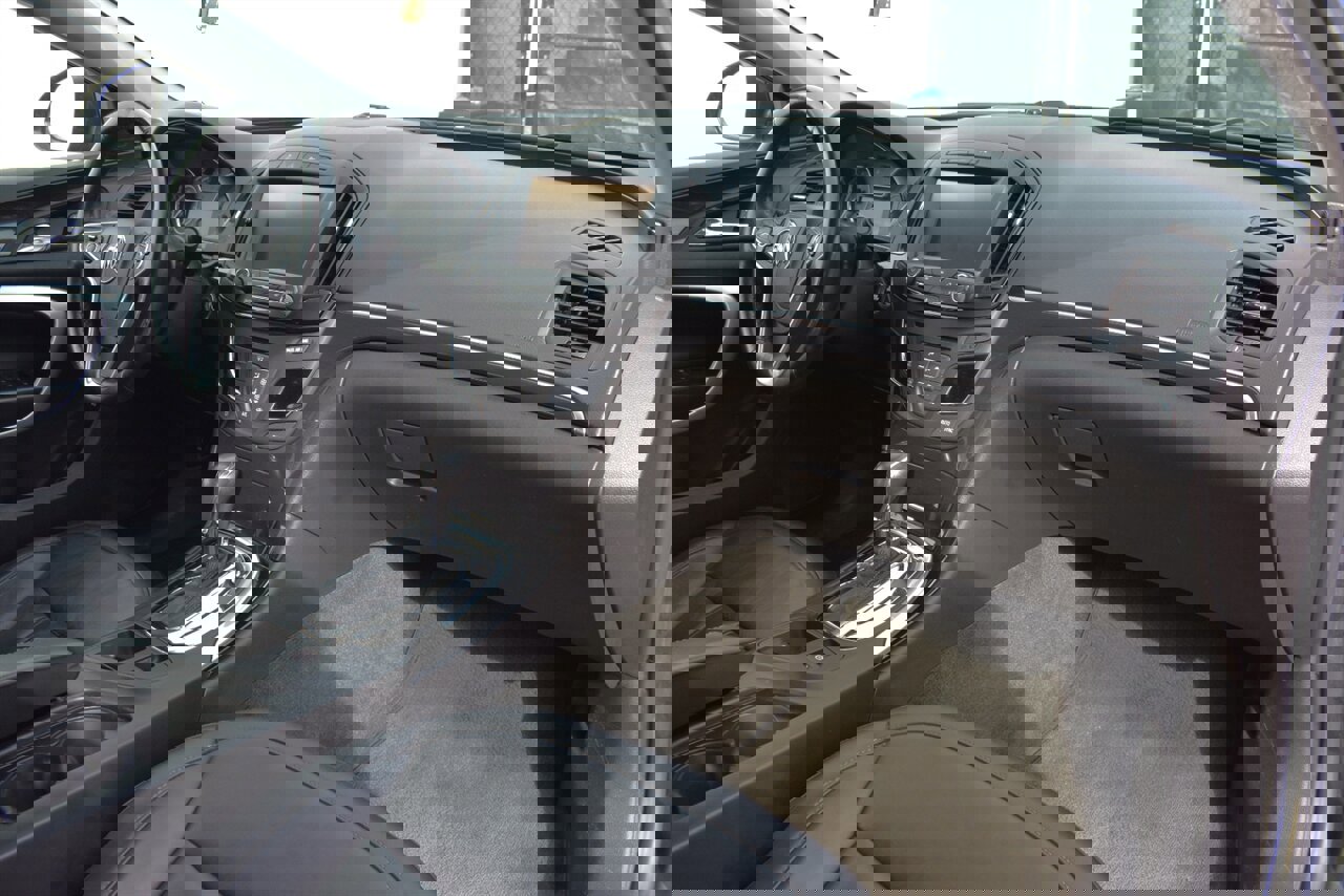 Used 2015 Buick Regal Premium image 11