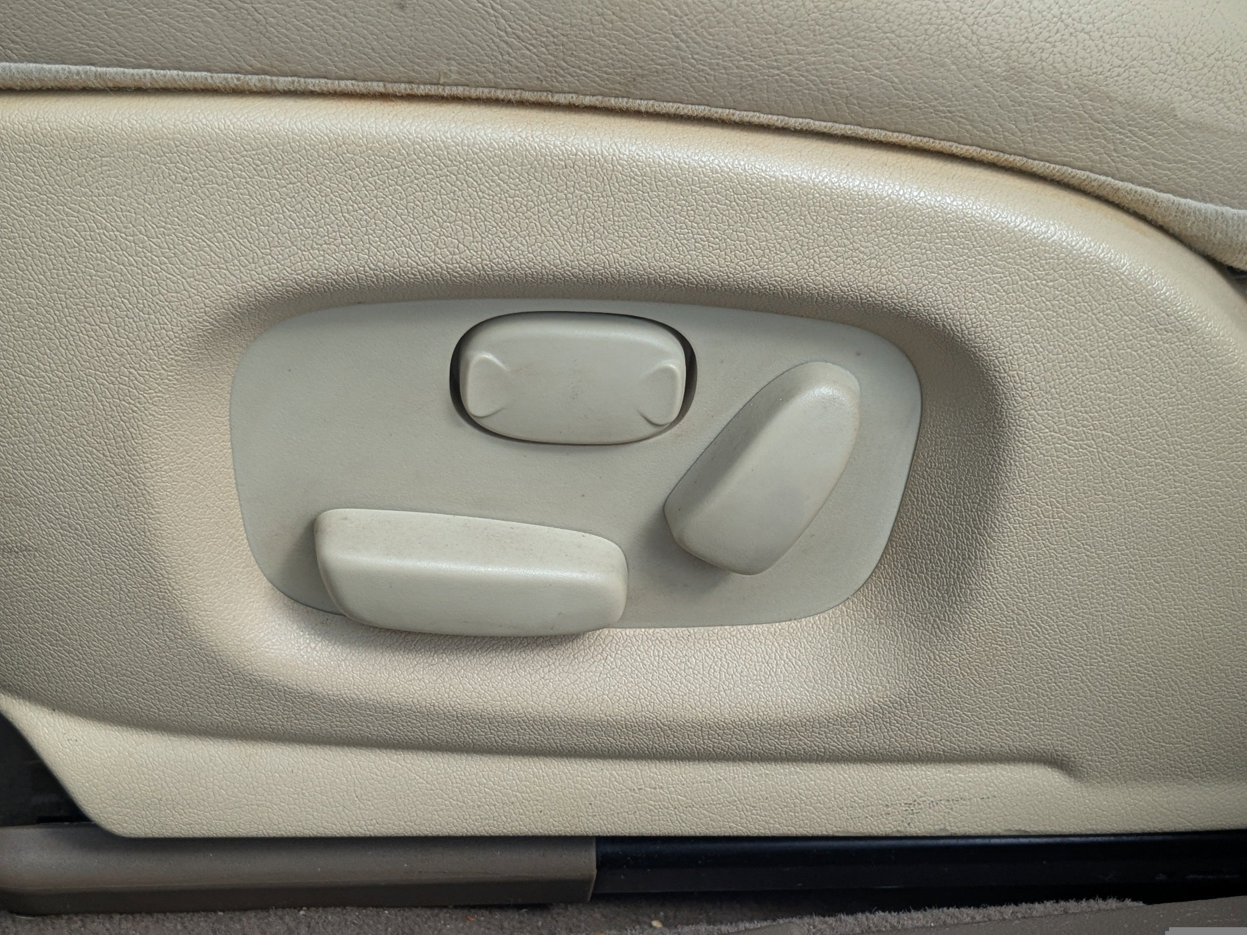 Used 2006 Jaguar XJ8 image 21