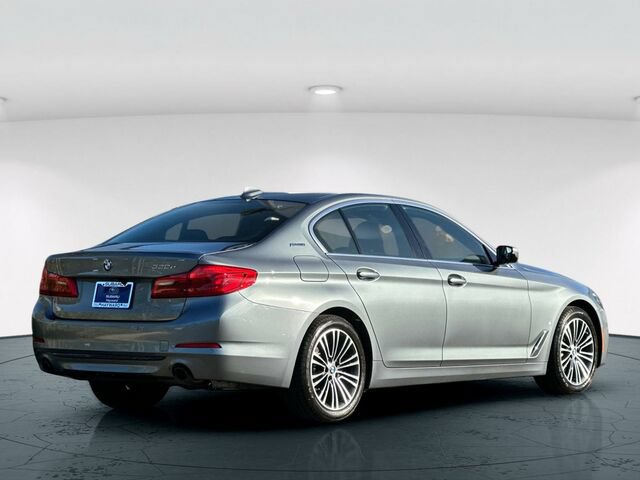 Used 2019 BMW 530e w/ Convenience Package RWD image 6