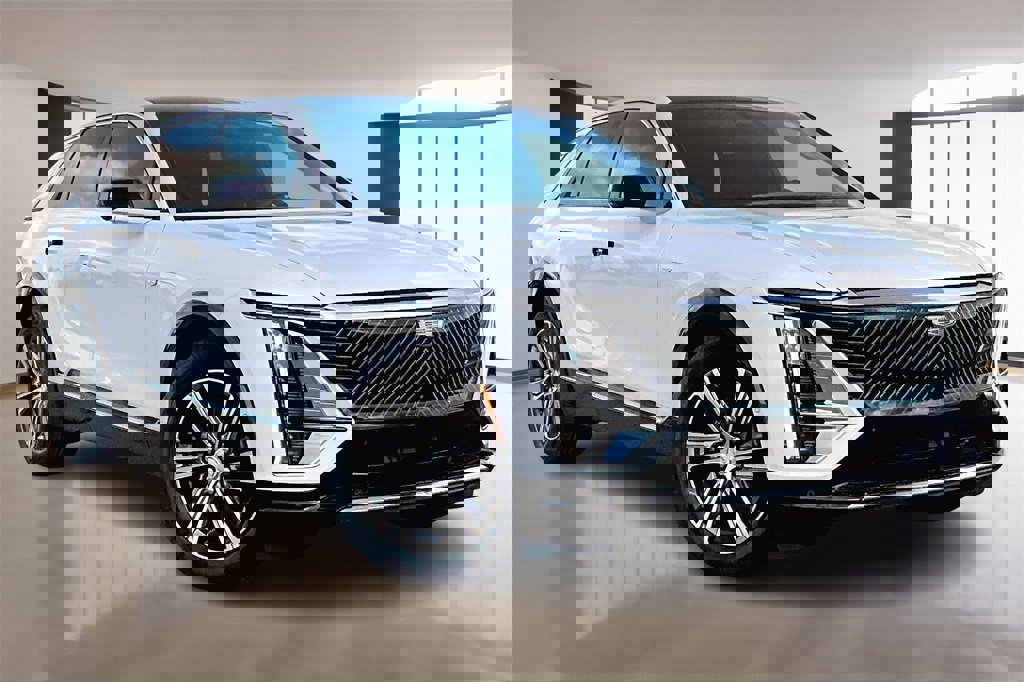 New 2026 Cadillac Lyriq Premium Luxury image 2