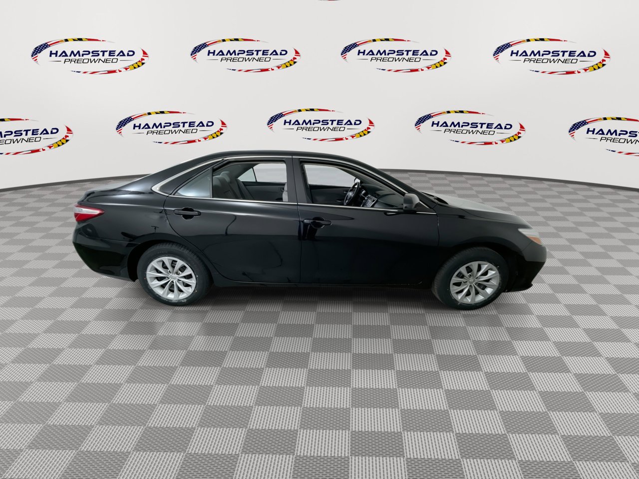 Used 2017 Toyota Camry LE image 9