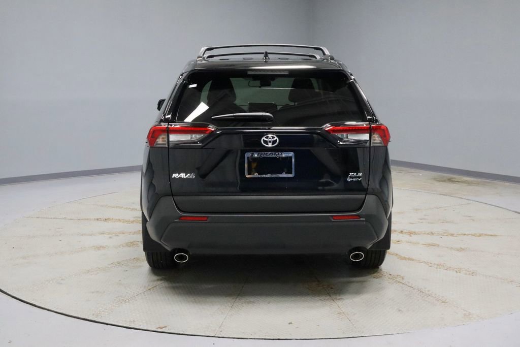 Used 2025 Toyota RAV4 XLE w/ Convenience Package image 9