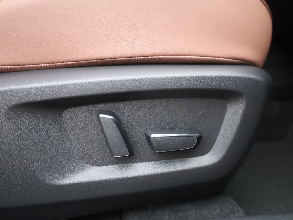 New 2025 Mitsubishi Outlander SEL image 14