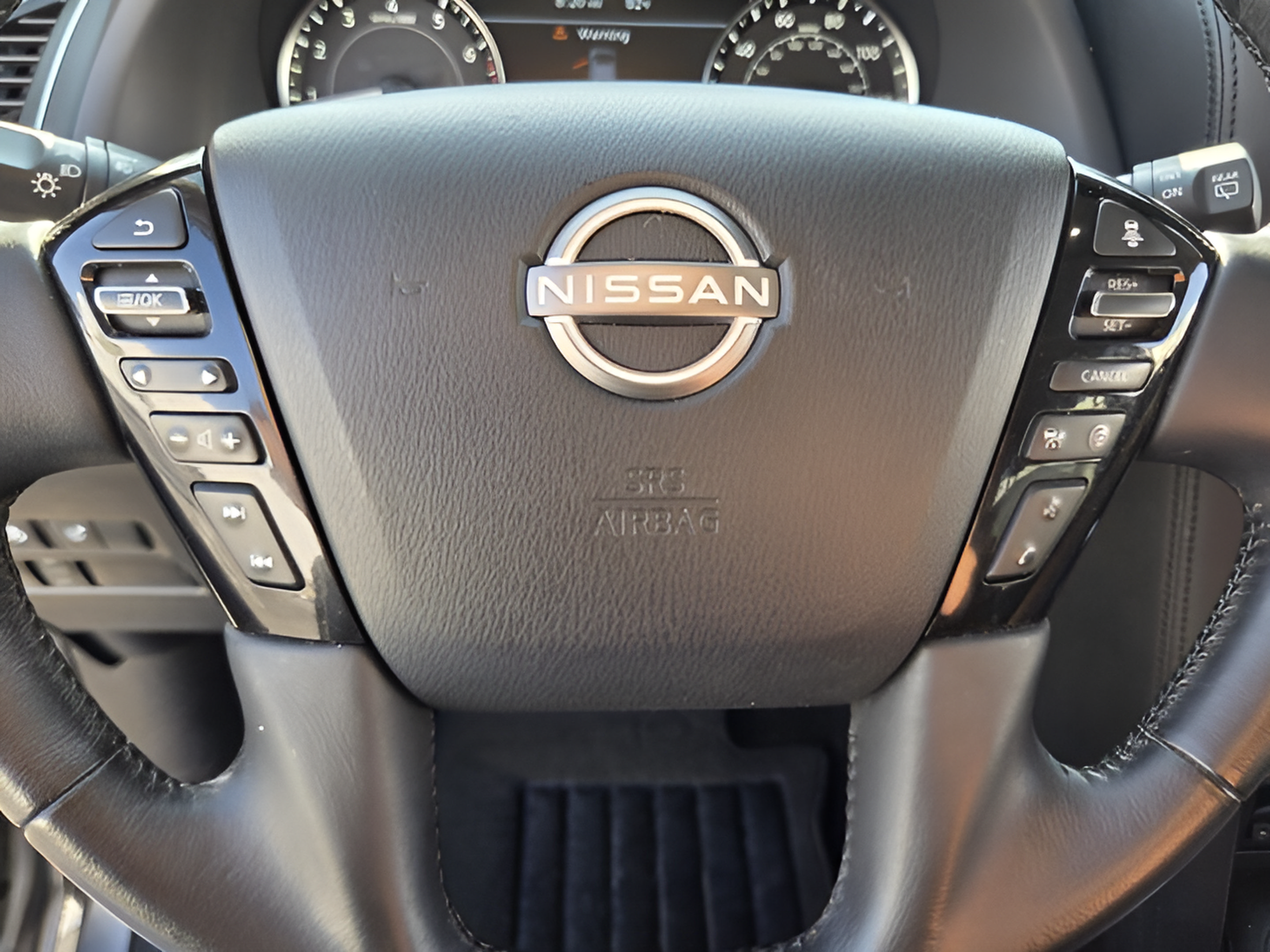 Used 2024 Nissan Armada SL w/ Captain's Chairs Package AWD/4WD image 25