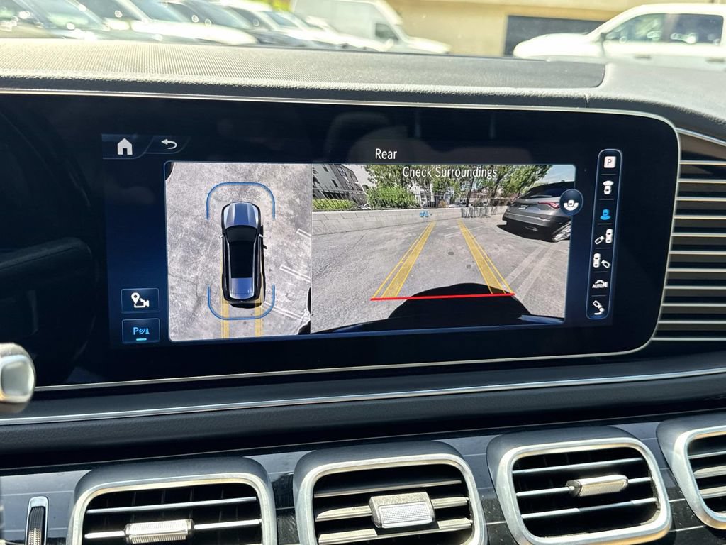 Used 2024 Mercedes-Benz GLS 580 4MATIC image 29