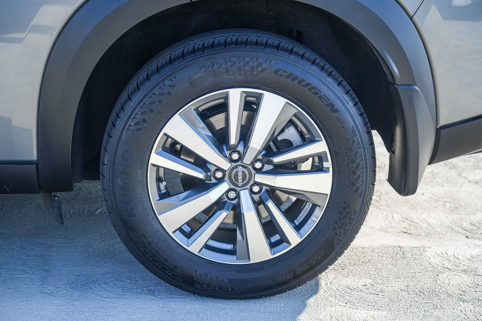Used 2025 Nissan Pathfinder SL w/ Black Appearance Package FWD image 10