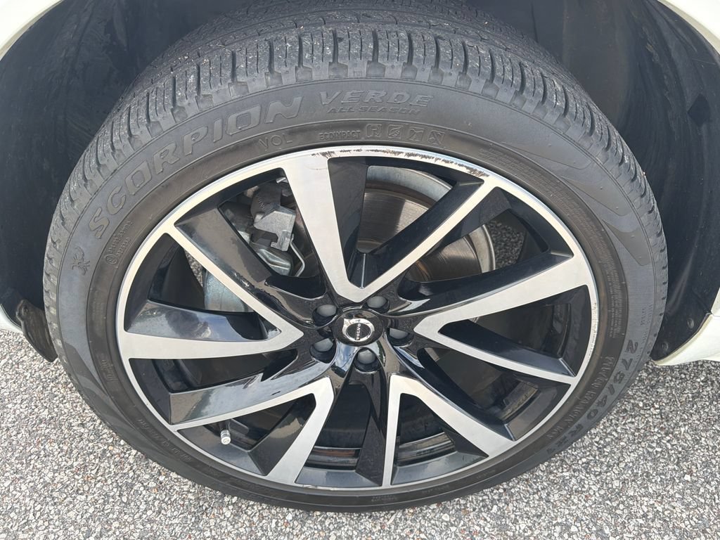 Used 2023 Volvo XC90 B5 Plus w/ Protection Package Premier AWD/4WD image 14