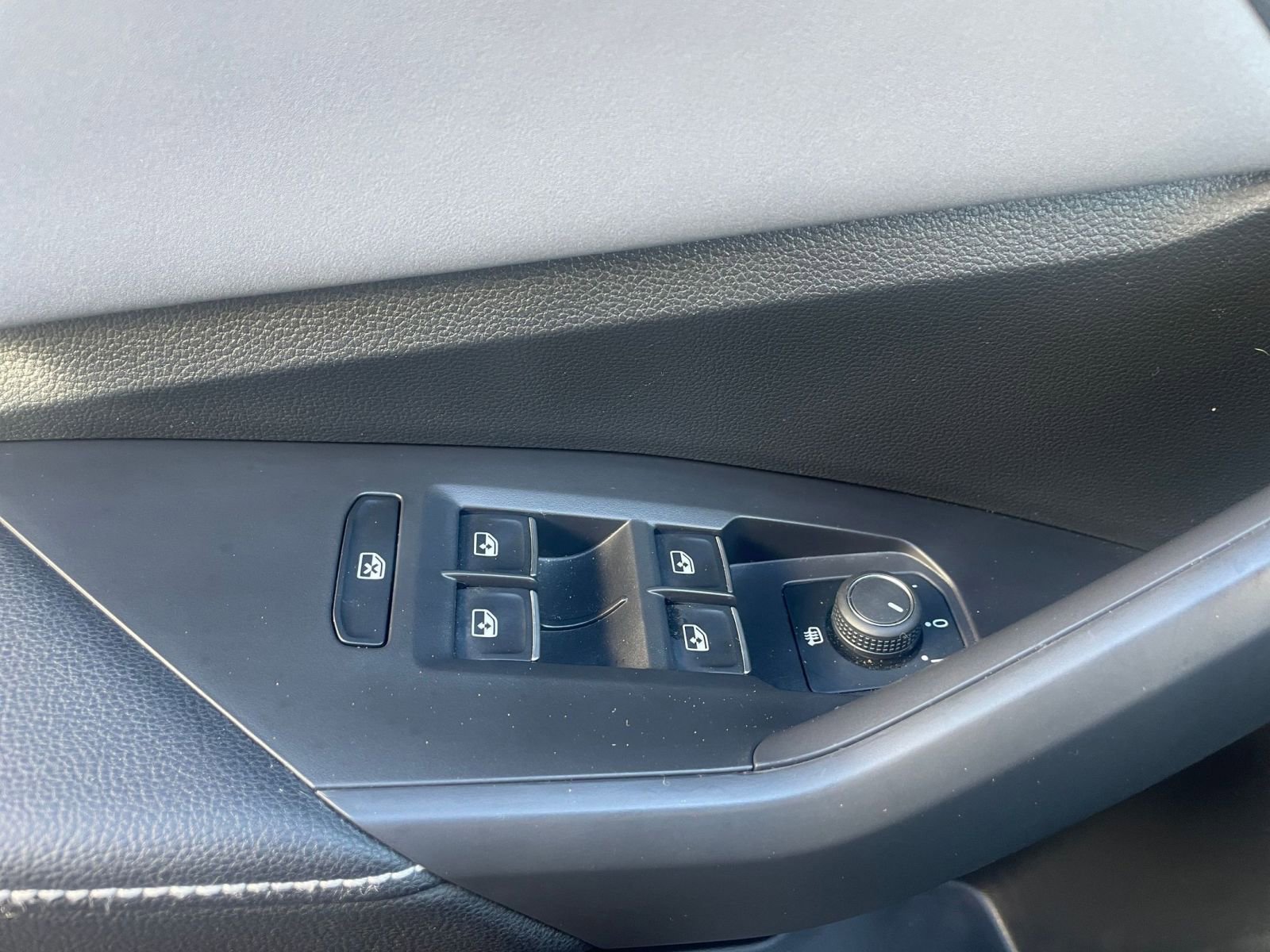 Used 2025 Volkswagen Jetta SE image 20