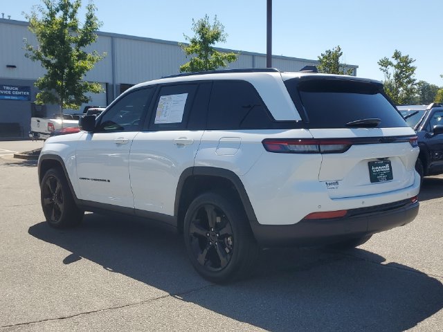 Certified 2024 Jeep Grand Cherokee Altitude RWD image 6