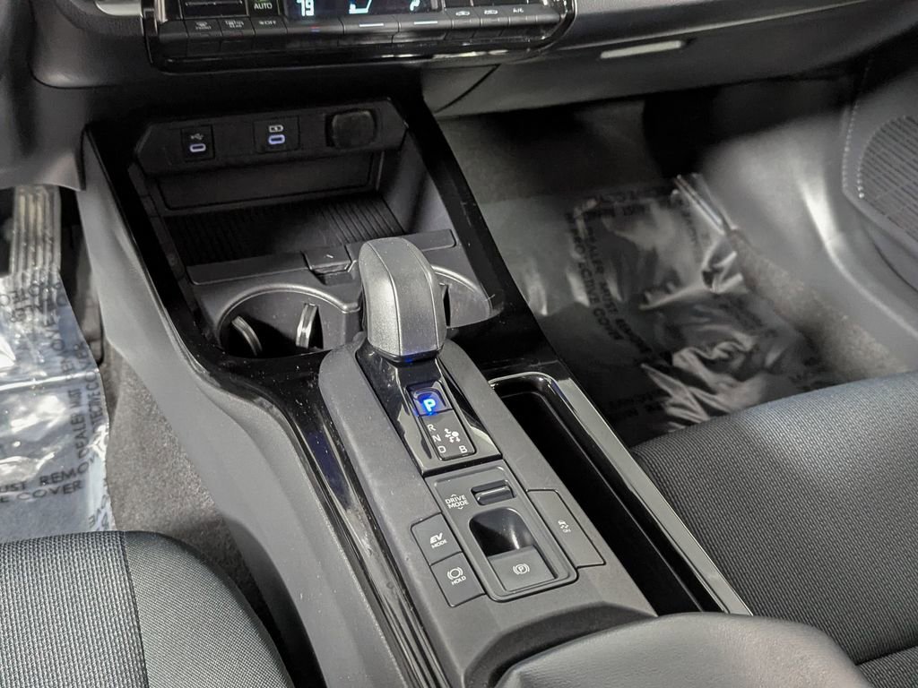 Used 2024 Toyota Prius LE image 21