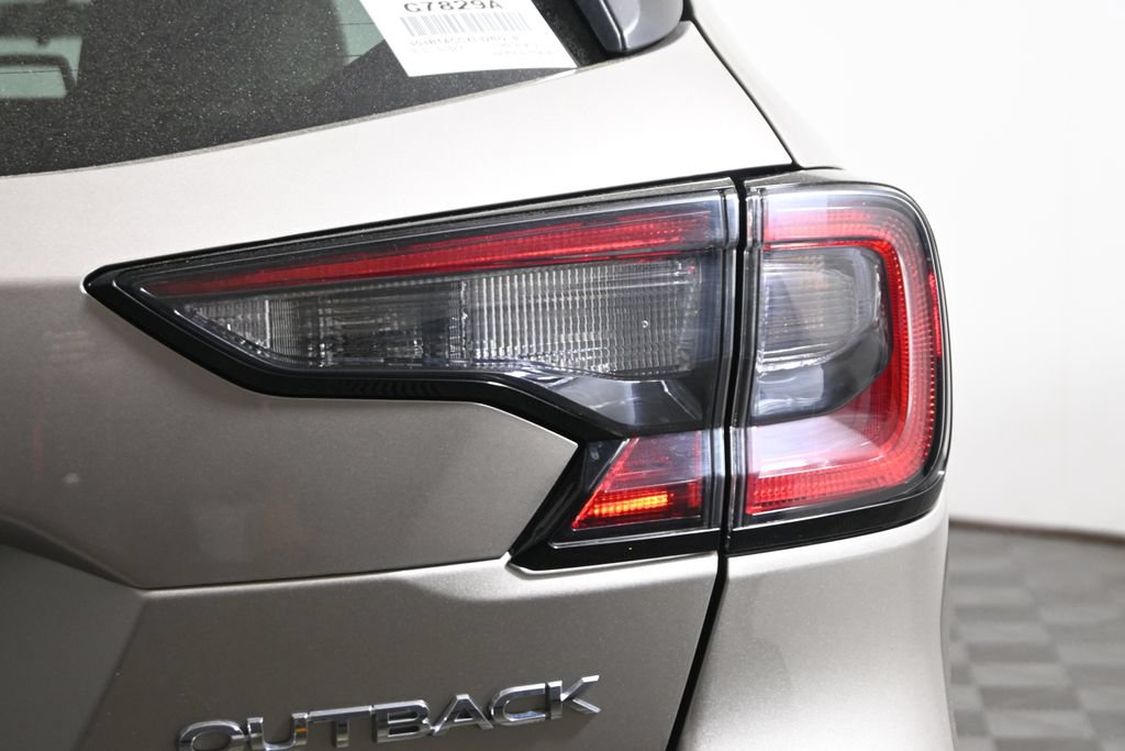 Used 2020 Subaru Outback Premium AWD/4WD image 13