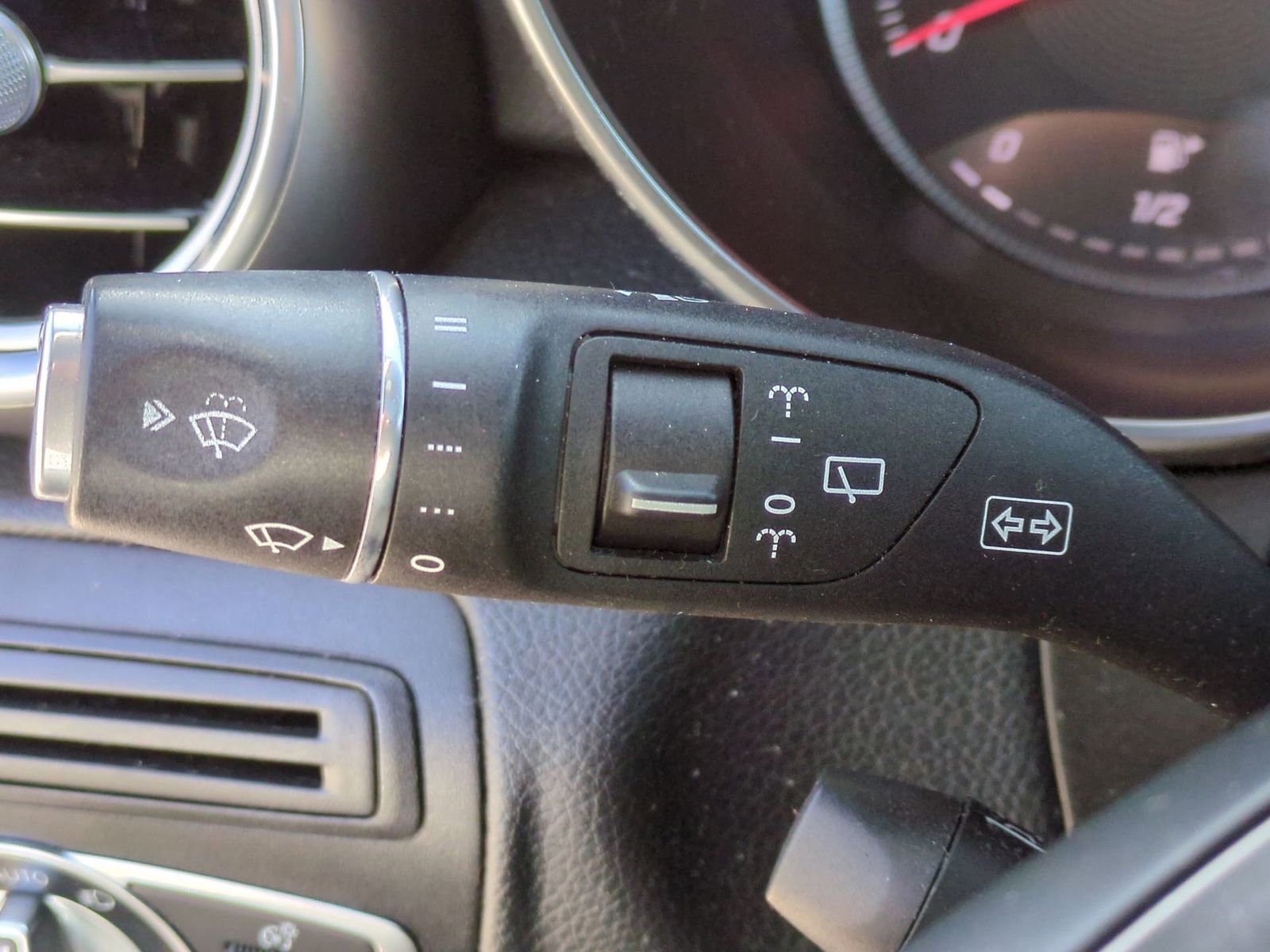 Used 2017 Mercedes-Benz GLC 300 image 30