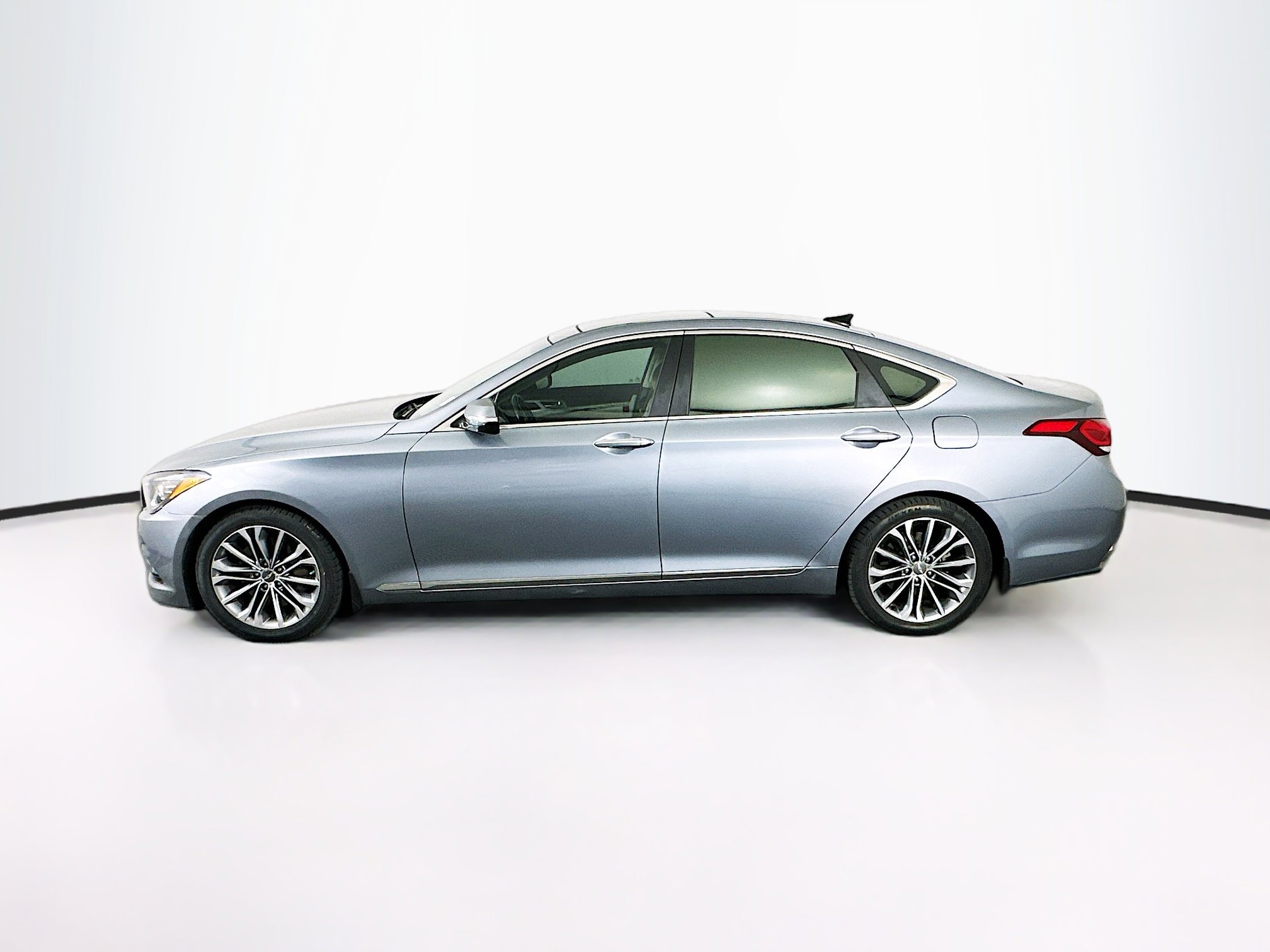 Used 2015 Hyundai Genesis 3.8 w/ Option Group 04 RWD image 4
