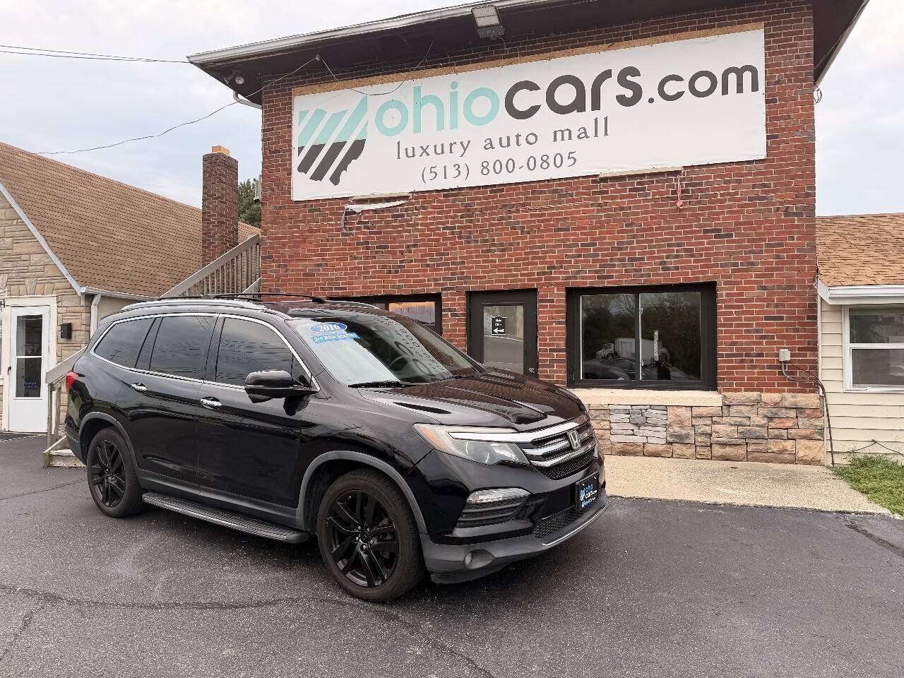 Used 2016 Honda Pilot Touring image 1