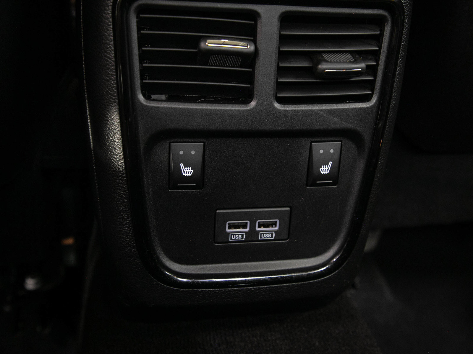 Used 2023 Chrysler 300 C RWD image 15