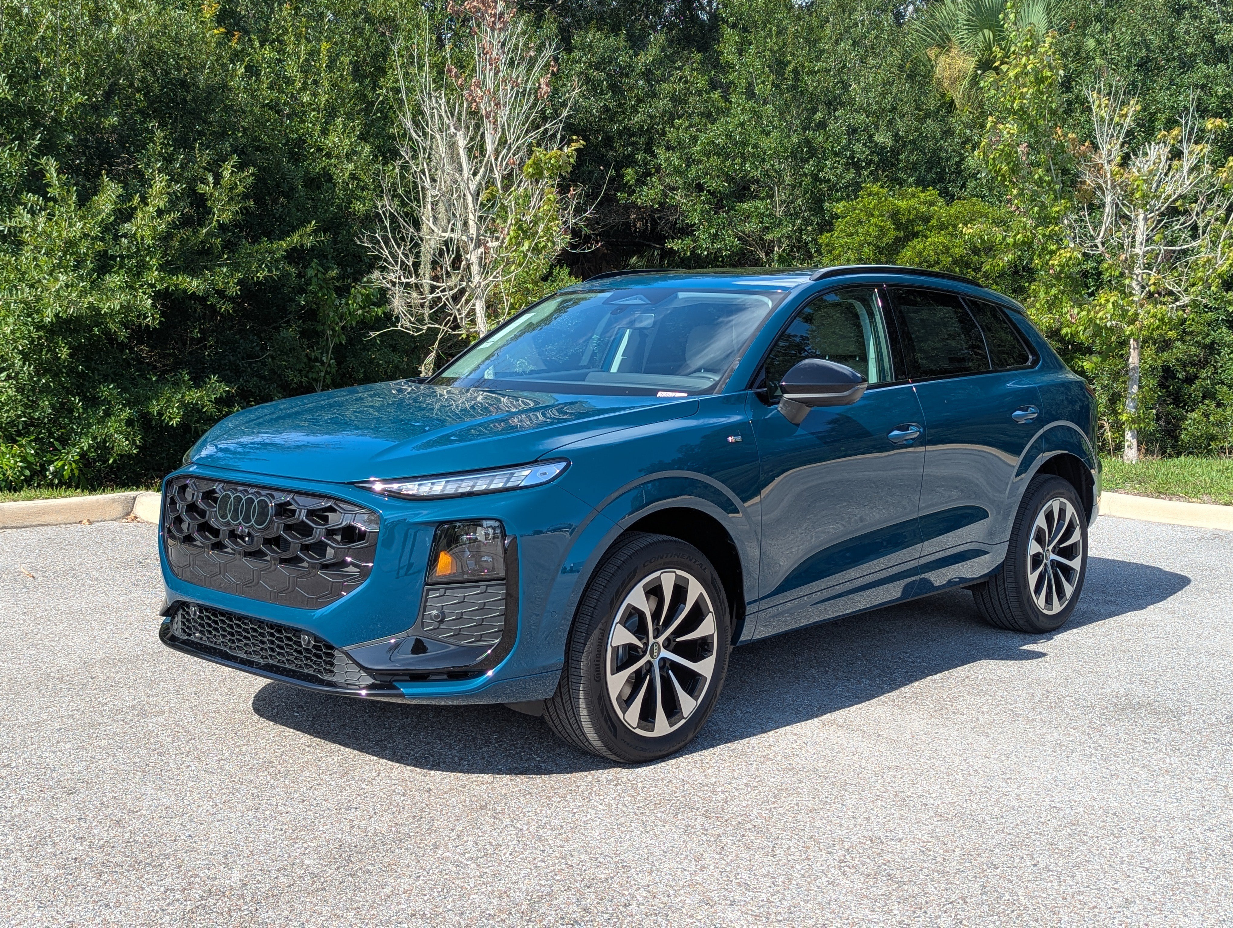 New 2026 Audi Q3 quattro 2.0T AWD/4WD image 3