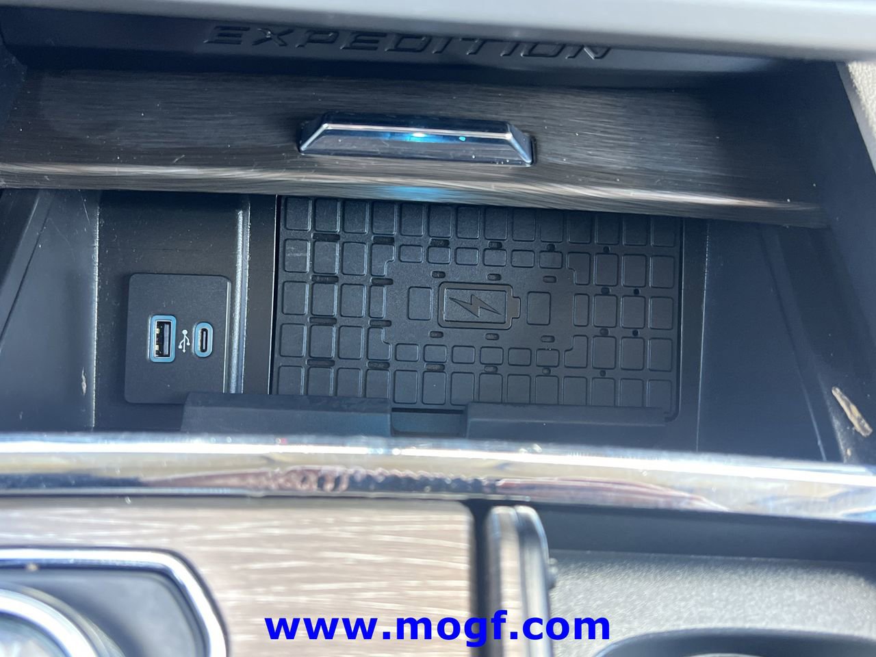 Certified 2024 Ford Expedition Limited AWD/4WD image 10