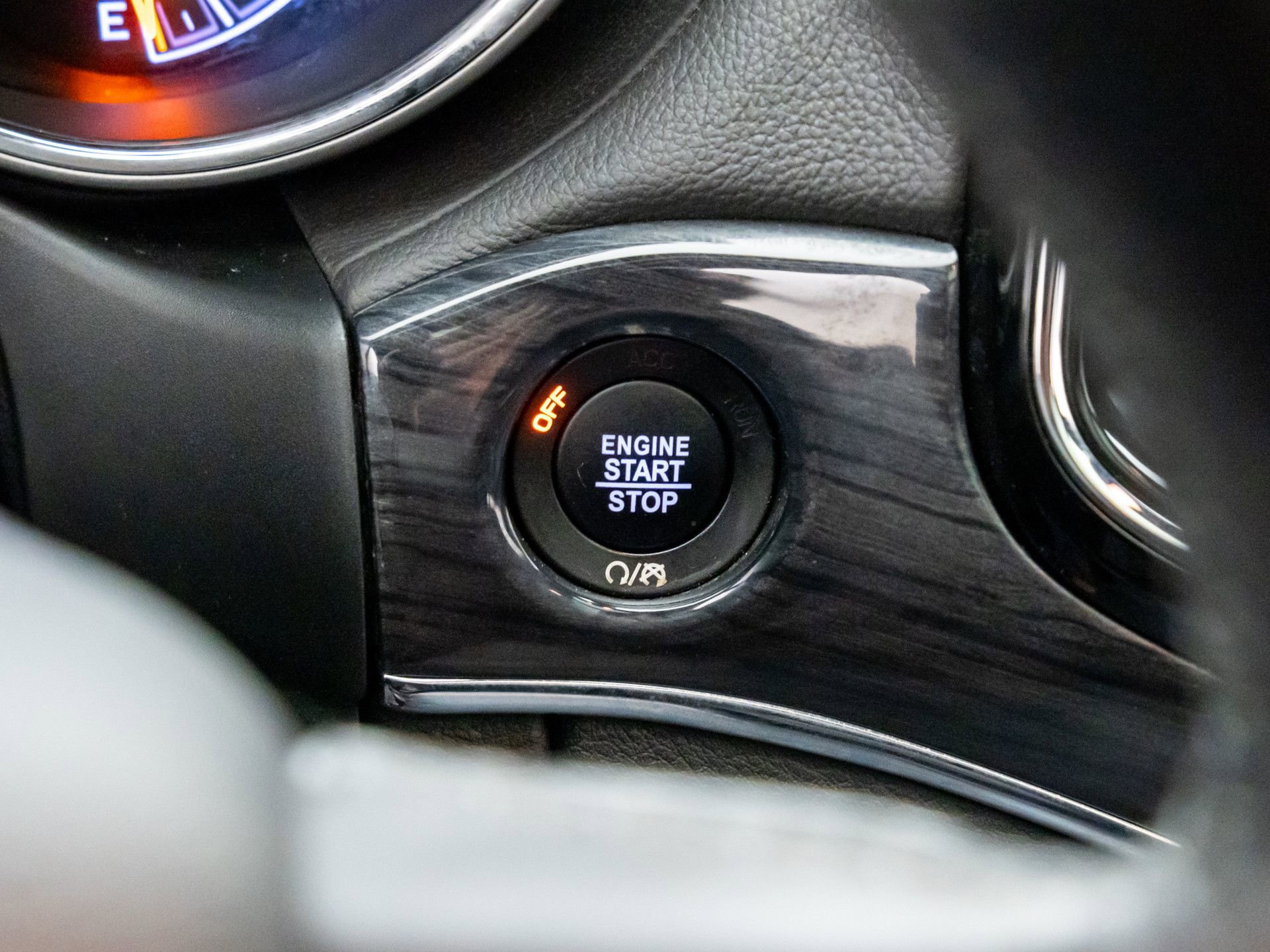 Used 2020 Jeep Grand Cherokee Overland image 23