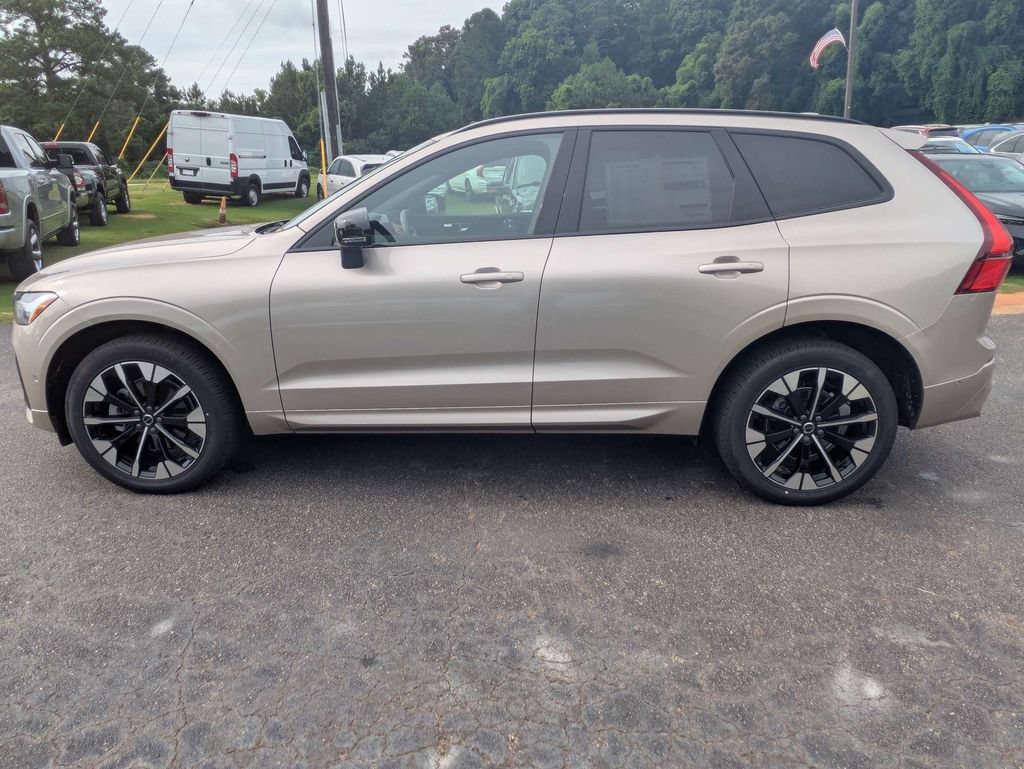 Certified 2026 Volvo XC60 B5 Plus w/ Protection Package Premier AWD/4WD image 3