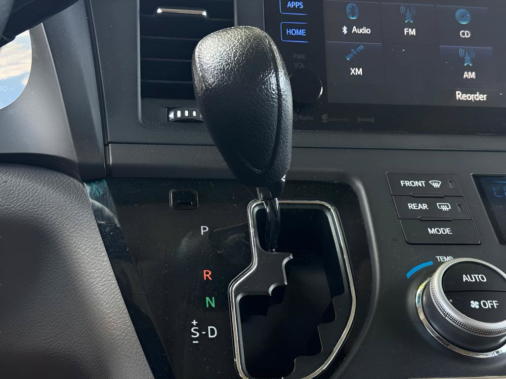 Used 2016 Toyota Sienna LE FWD image 31
