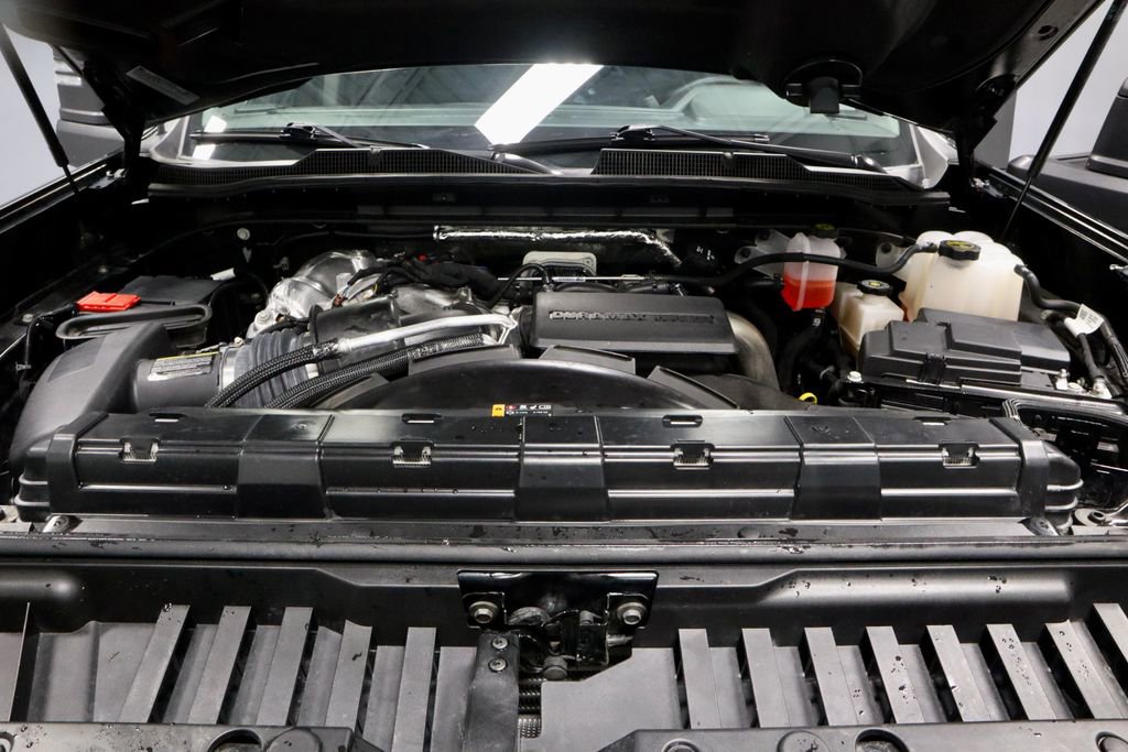 Used 2025 Chevrolet Silverado 3500 LT AWD/4WD image 18