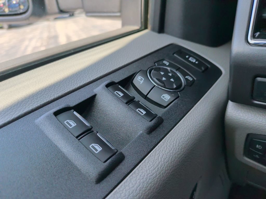 Used 2018 Ford F250 XLT w/ XLT Premium Package AWD/4WD image 29