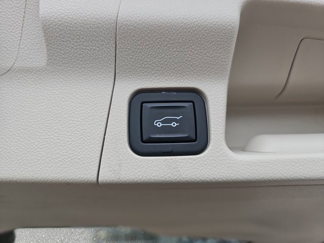 Used 2023 GMC Acadia Denali w/ Denali Ultimate Package image 15